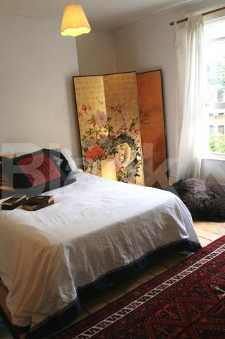 			LARGE 4 BED / 2 BATH!, 4 Bedroom, 1 bath, 1 reception Flat			 St Johns Villas, ARCHWAY